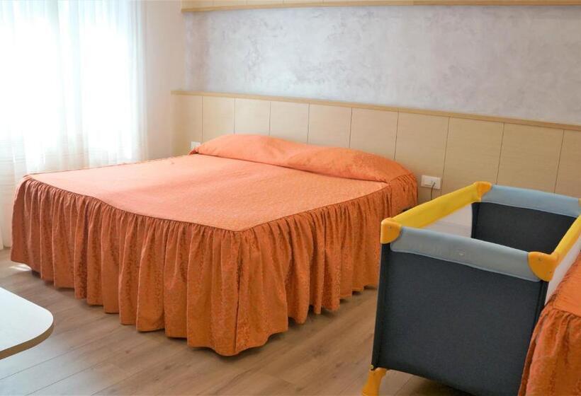 اتاق استاندارد سه نفره, Al Benvenuto Hotel & Restaurant