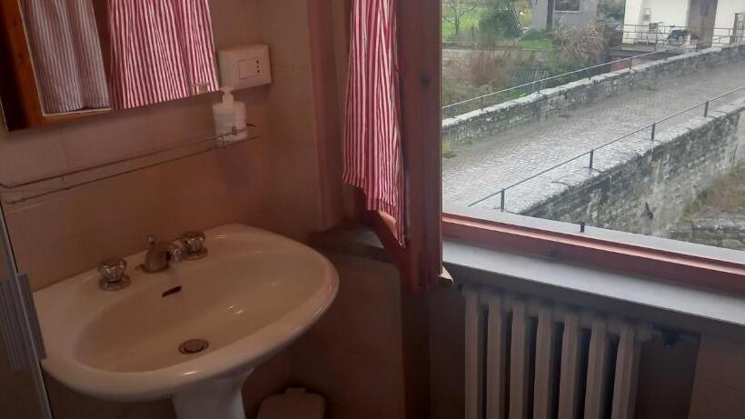 스탠다드 룸, Albergo Del Ponte
