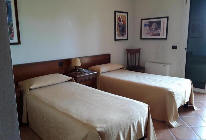 Номер Стандарт с Террасой, Albergo Al Portico