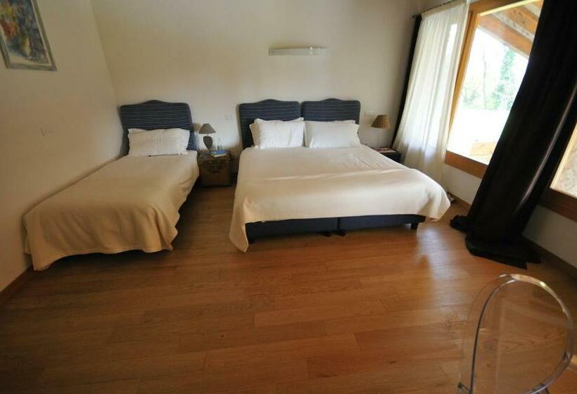 اتاق استاندارد چهارنفره با چشم‌انداز باغ, Country House Due Fiumi