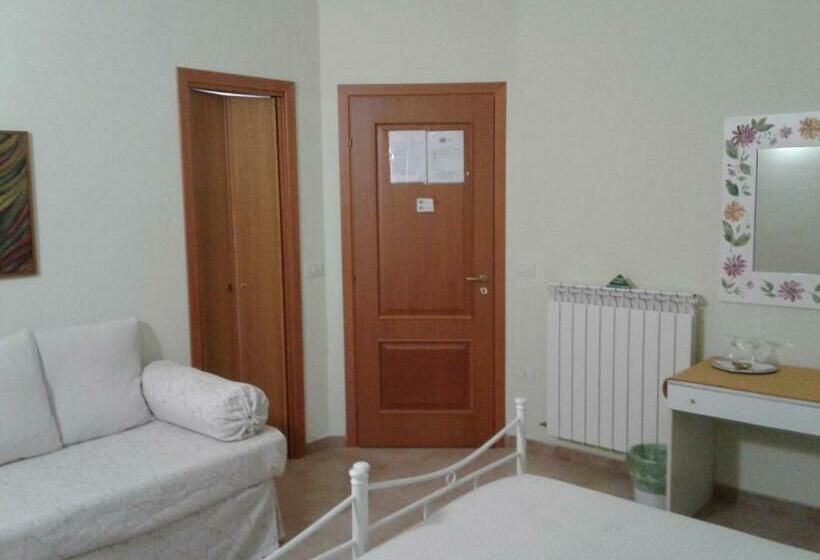 Quarto Estandar, B&b Domus Tiberio