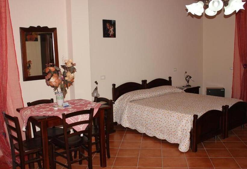 اتاق استاندارد چهارنفره با بالکن, B&b Ulivo
