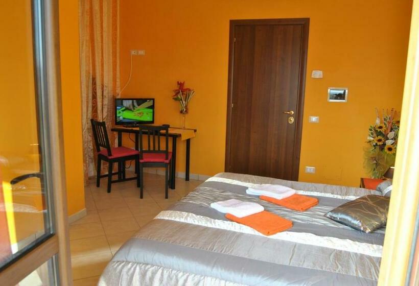 Номер Стандарт Трехместный, Bed & Breakfast Valeri