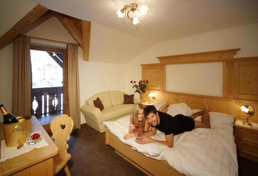 اتاق سوپریور با بالکن, Romantik Villa Cesanueva