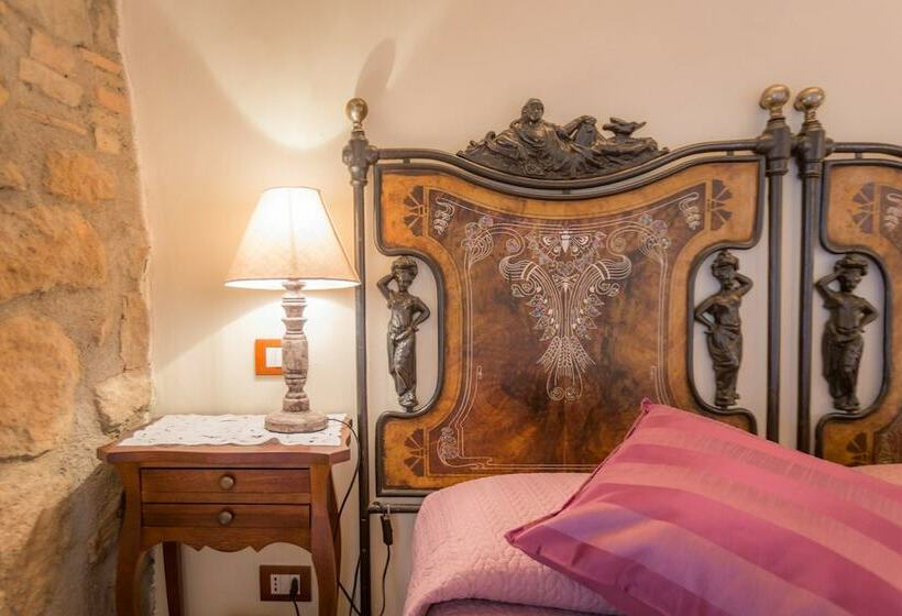 اتاق لوکس, Viterbo Antica   Centro Storico