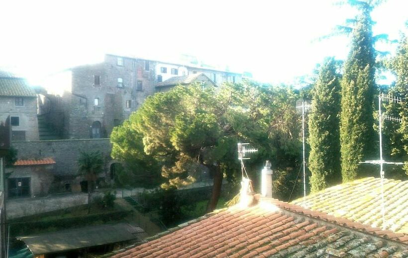 اتاق لوکس, Viterbo Antica   Centro Storico