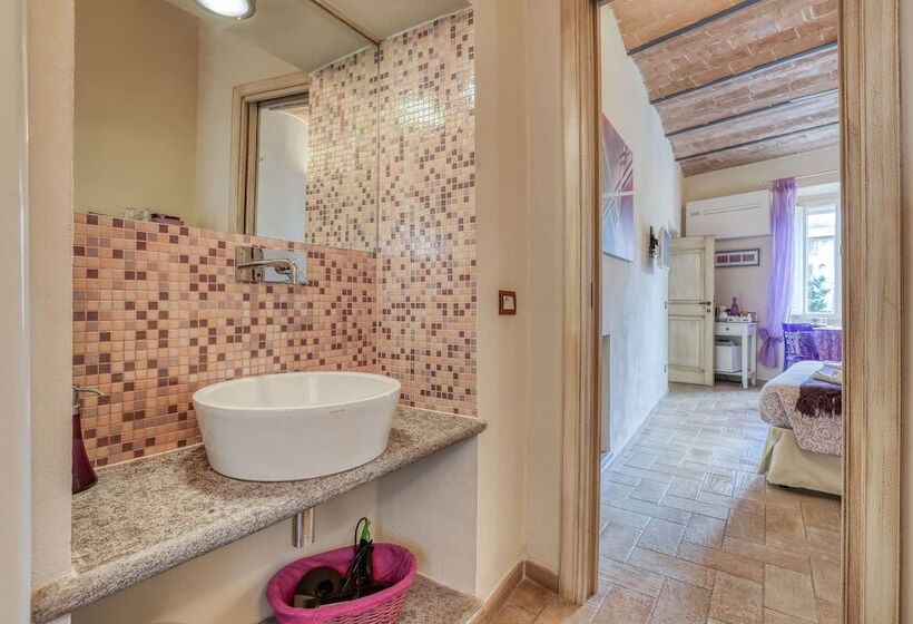 اتاق لوکس, Viterbo Antica   Centro Storico