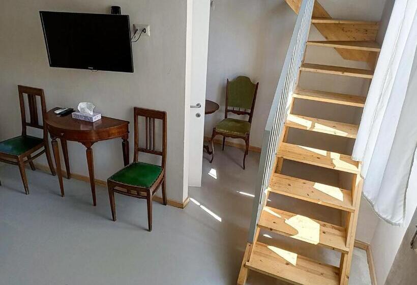 سوییت, Relais Real Collegio