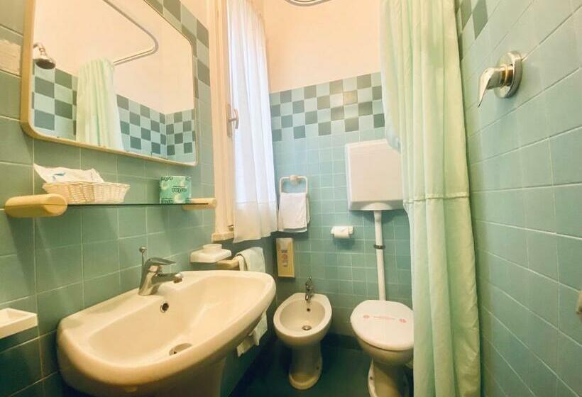 Номер Стандарт Трехместный, Villa Grazia