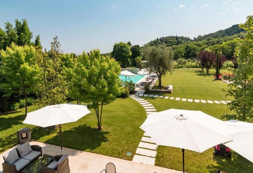 اتاق استاندارد با چشم‌انداز استخر, Agriturismo Corte Aurea