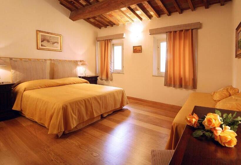 اتاق کلاسیک سه تخته, Casacenti B&b