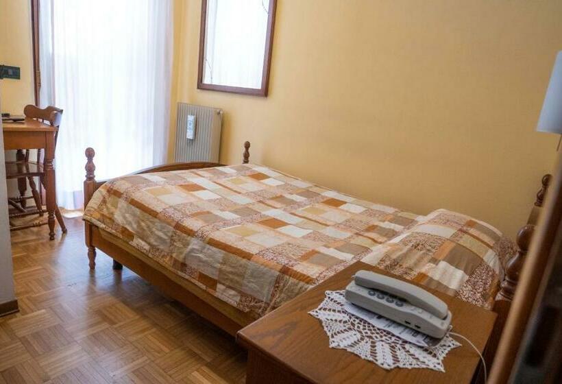 Номер Стандарт Индивидуальный, Albergo Nuoitas