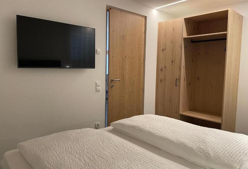 Апартаменты 2 Спальни, Pension & Residence Astoria