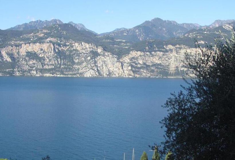 스탠다드 룸 가든 전망, Villa Emma Malcesine