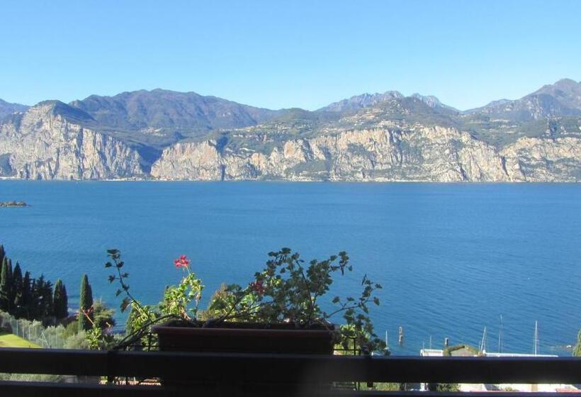 Comfort room with lake view, Villa Emma Malcesine