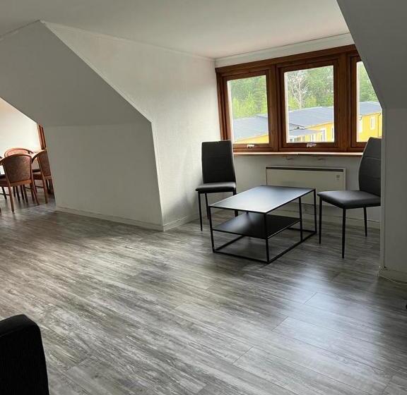 带1个卧室的带阳台的公寓, Källviken Semesterby