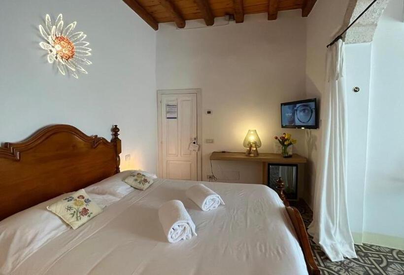 Superior Room with Terrace, Antico Mondo Rooms & Suites