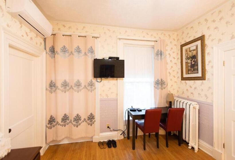 スタンダードスタジオ, Prince Street Suites