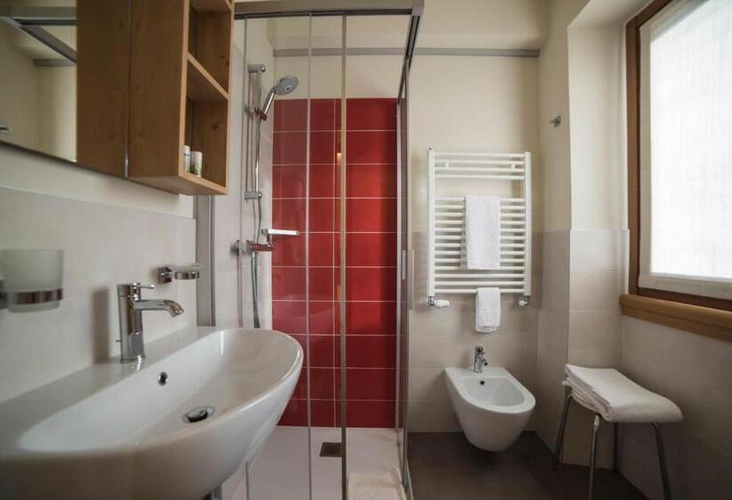 غرفة قياسية فردية, Terme