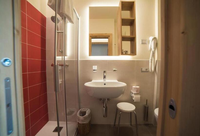 غرفة قياسية فردية, Terme