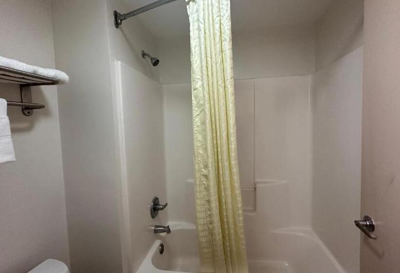 Номер Стандарт, Carom Inn Denham Springs  Baton Rouge