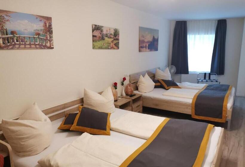 Семейный Номер, Garni City
