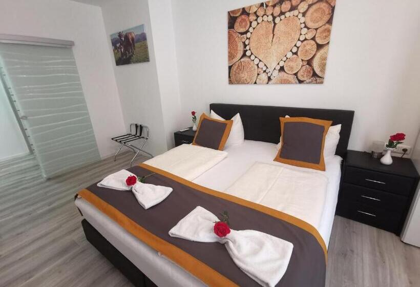 Номер Deluxe, Garni City