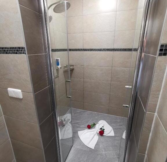 Family Suite, Garni City