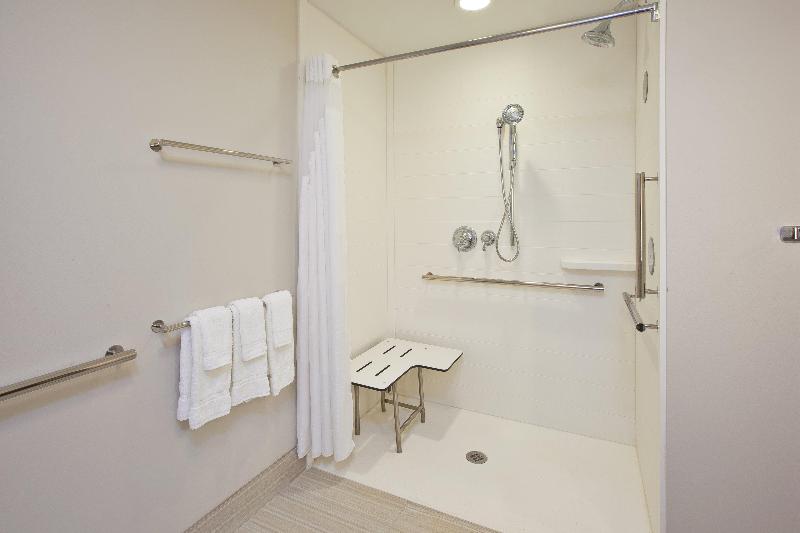 适合残疾人士使用的套间, Holiday Inn Express And Suites South Hill, An Ihg