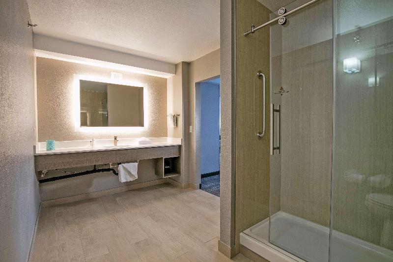 Люкс Адаптированный для Инвалидов, Holiday Inn Express And Suites South Hill, An Ihg