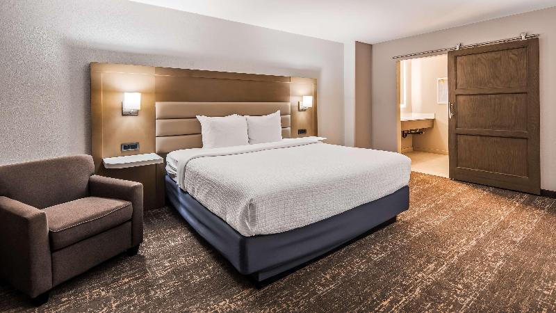 Люкс Адаптированный для Инвалидов, Holiday Inn Express And Suites South Hill, An Ihg