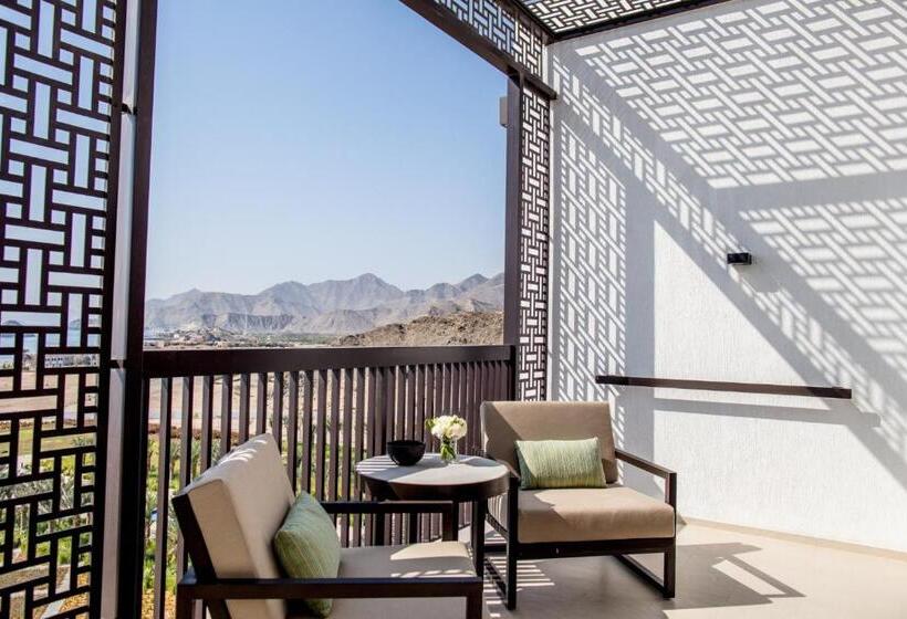 클래식 룸 킹 침대, Intercontinental Fujairah Resort, An Ihg