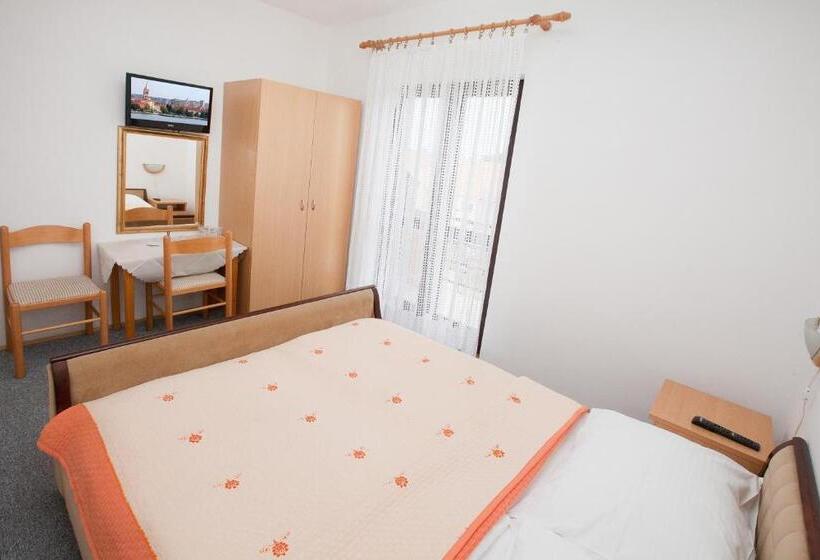Camera Standard con Balcone, Pansion Maria