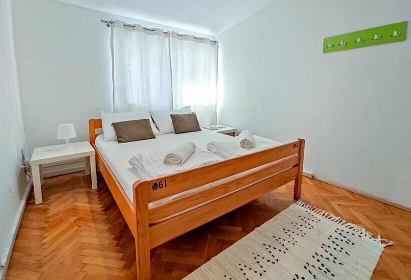 带共用浴室的标准房间, Whole Wide World Hostel