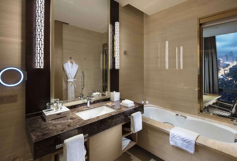 اتاق اجرایی, Hilton Yantai