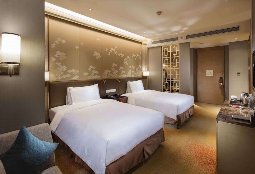 اتاق اجرایی, Hilton Yantai