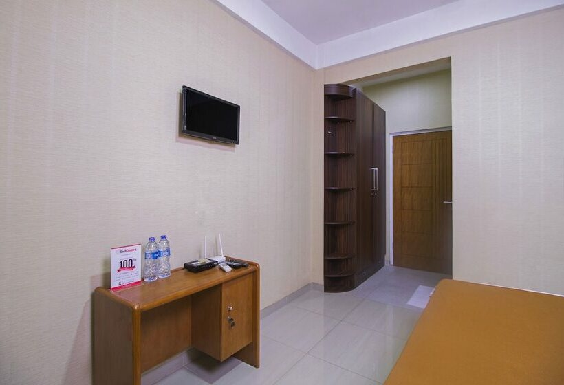 Номер Стандарт, Reddoorz Near Cilandak Town Square