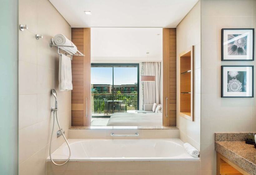 اتاق سوپریور با چشم‌انداز استخر, Hilton Cabo Verde Sal Resort