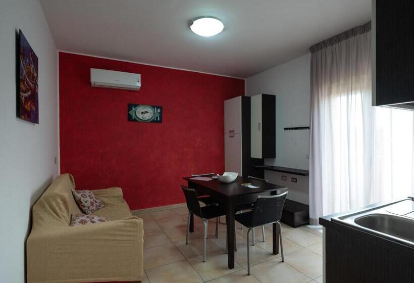 اتاق ساده سه‌ نفره, Case Vacanze Anni 20
