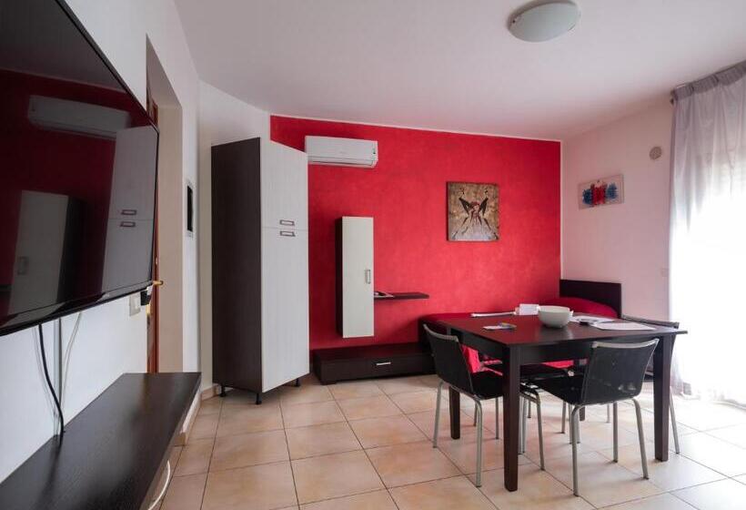اتاق ساده سه‌ نفره, Case Vacanze Anni 20