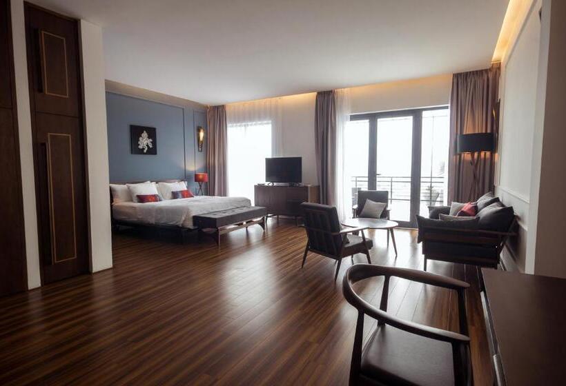 Suite with Terrace, Danang Boutique