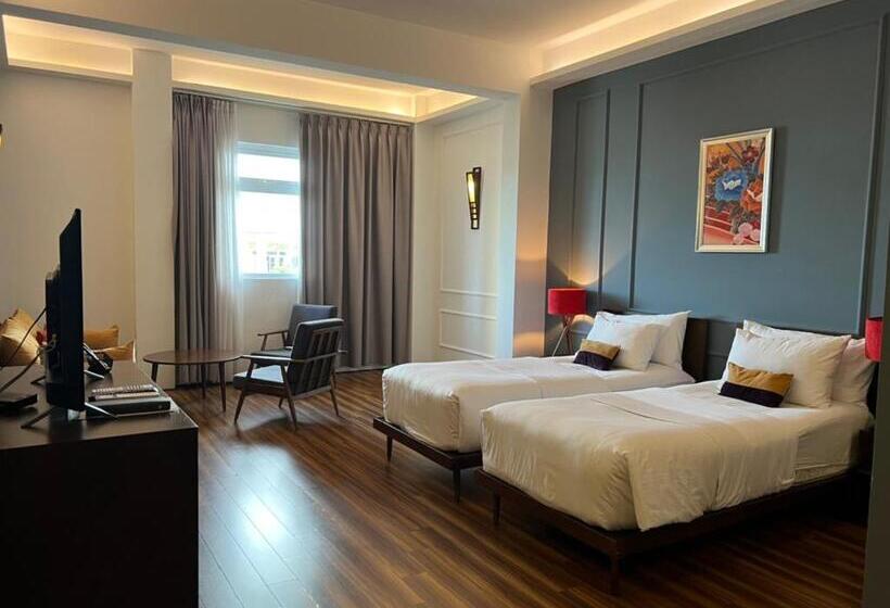 اتاق لوکس با چشم‌انداز شهر, Danang Boutique