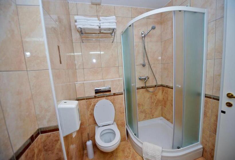 2 Bedrooms Suite Sea View, Villa Kastel