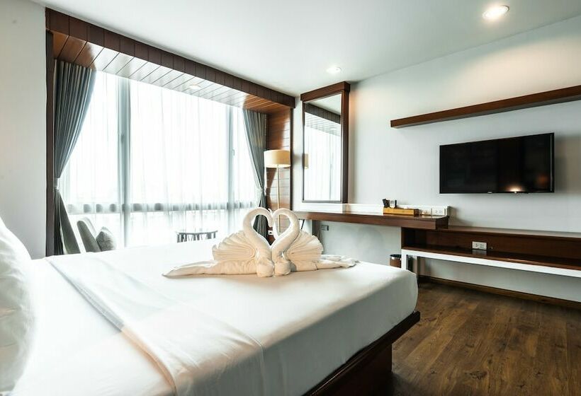 Полулюкс, Grand Hotel Vientiane