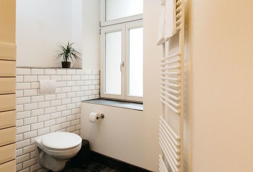 Кровать в Общей Комнате, Hostel Multitude