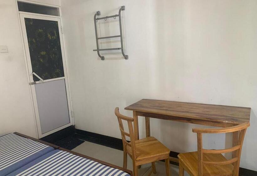 经济房, Lodge In 611