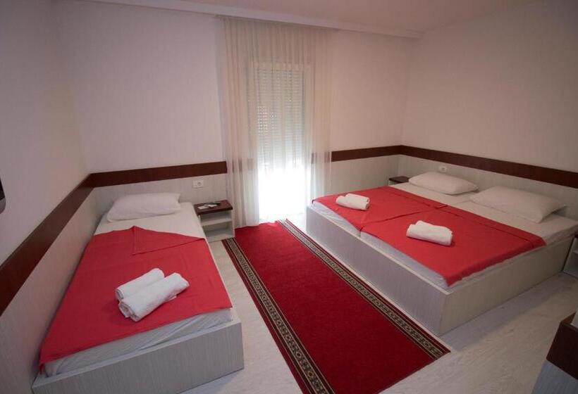 اتاق استاندارد سه تخته با بالکن, Villa Bojcic