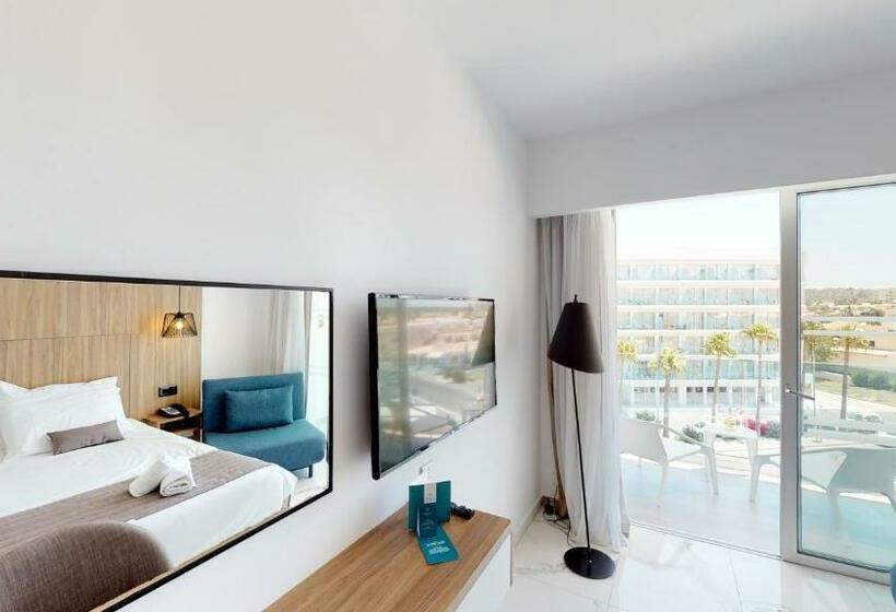 Номер Стандарт Внутренний, The Blue Ivy Hotel & Suites
