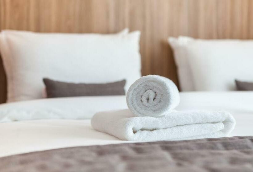 Номер Стандарт Боковой Вид на Море, The Blue Ivy Hotel & Suites