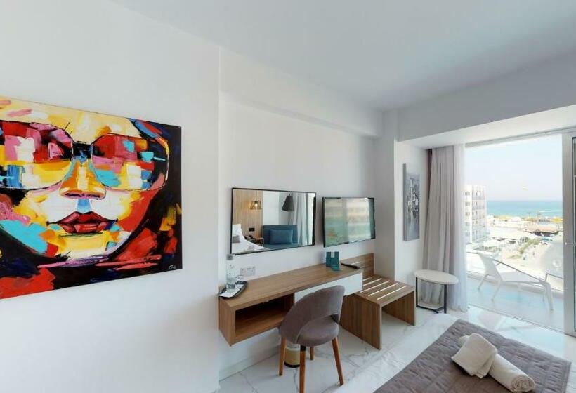 Номер Superior Вид на Море, The Blue Ivy Hotel & Suites